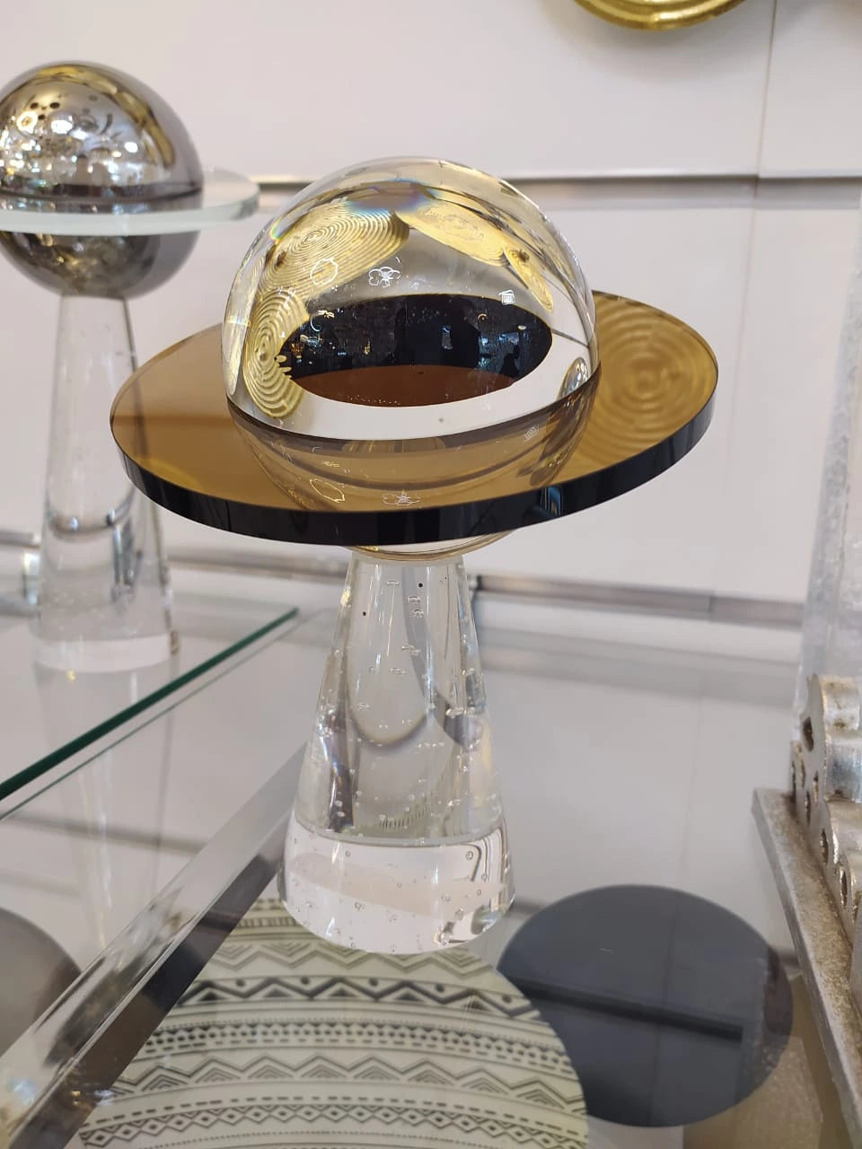 Sculpture Décorative Moderne en Verre – Élégance et Raffinement pour votre Intérieur