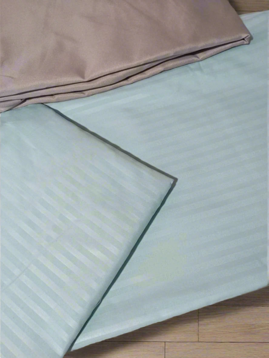 Parure de Lit 2 Places d'Été – 4 Pièces en Coton Microfibre Premium