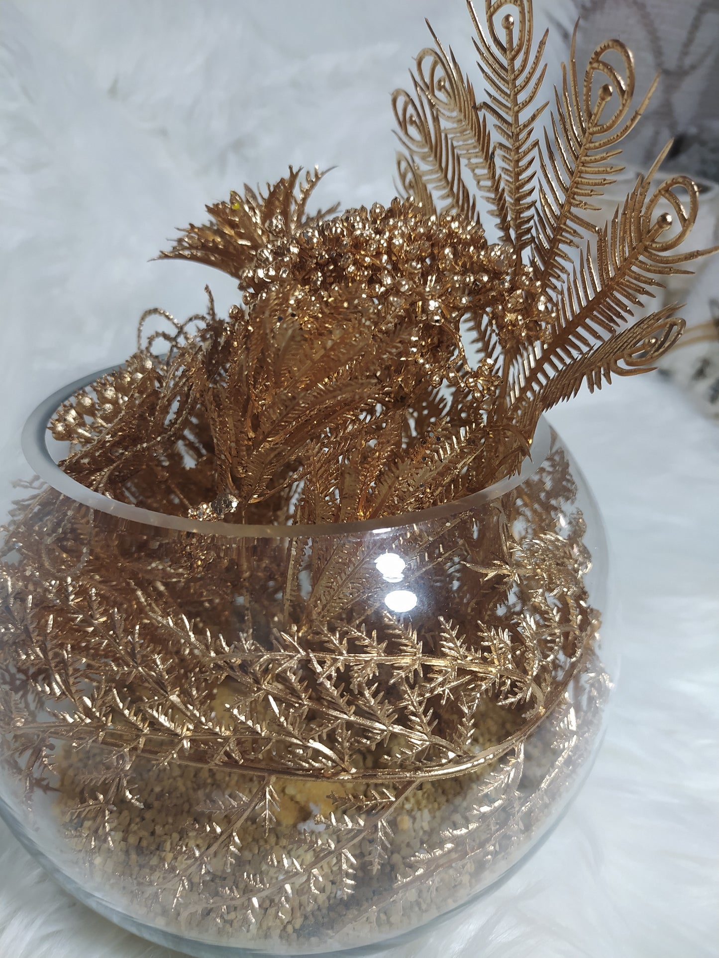 Planète Artificielle Dorée – Émerveillement et Élégance dans un Bocal en Verre