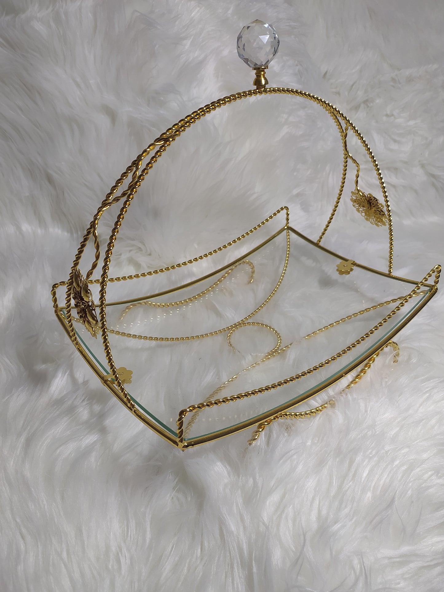 Plateau Fin en Verre Doré – Élégance & Brillance pour Votre Table | Chikh Essouk