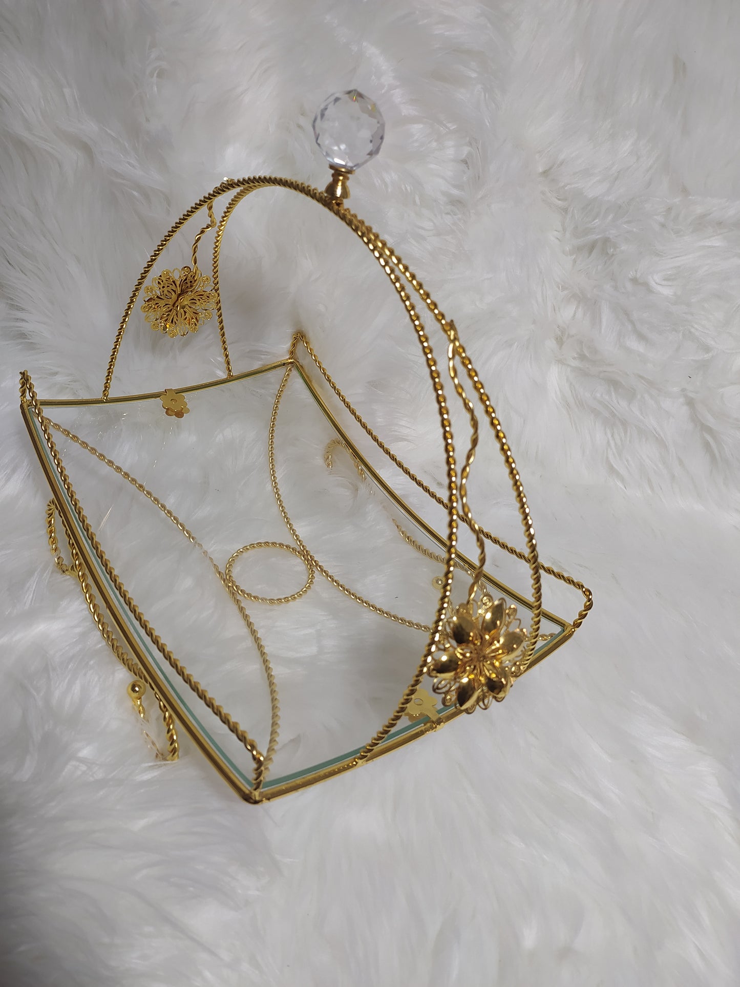 Plateau Fin en Verre Doré – Élégance & Brillance pour Votre Table | Chikh Essouk