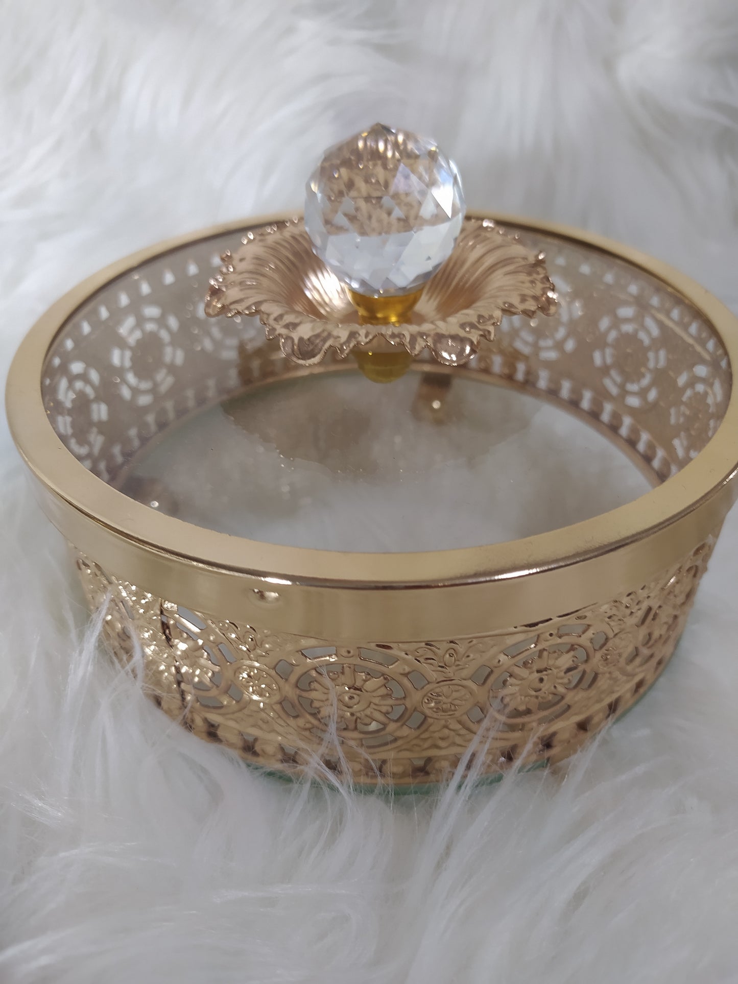 Bonbonnière Royale Dorée avec Bulle en Verre – Élégance et Brillance pour Vos Célébrations 💎