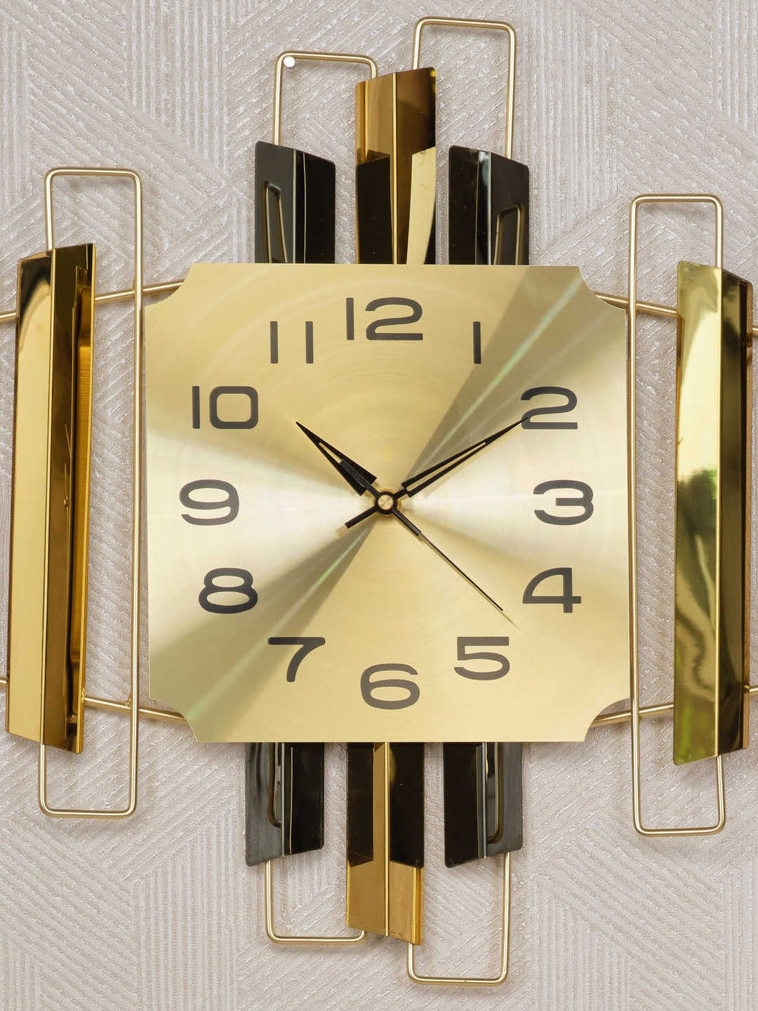 Montre Murale Carrée Luxueuse en Inox – Design Or & Noir – Horloge Moderne Élégante pour Salon & Bureau