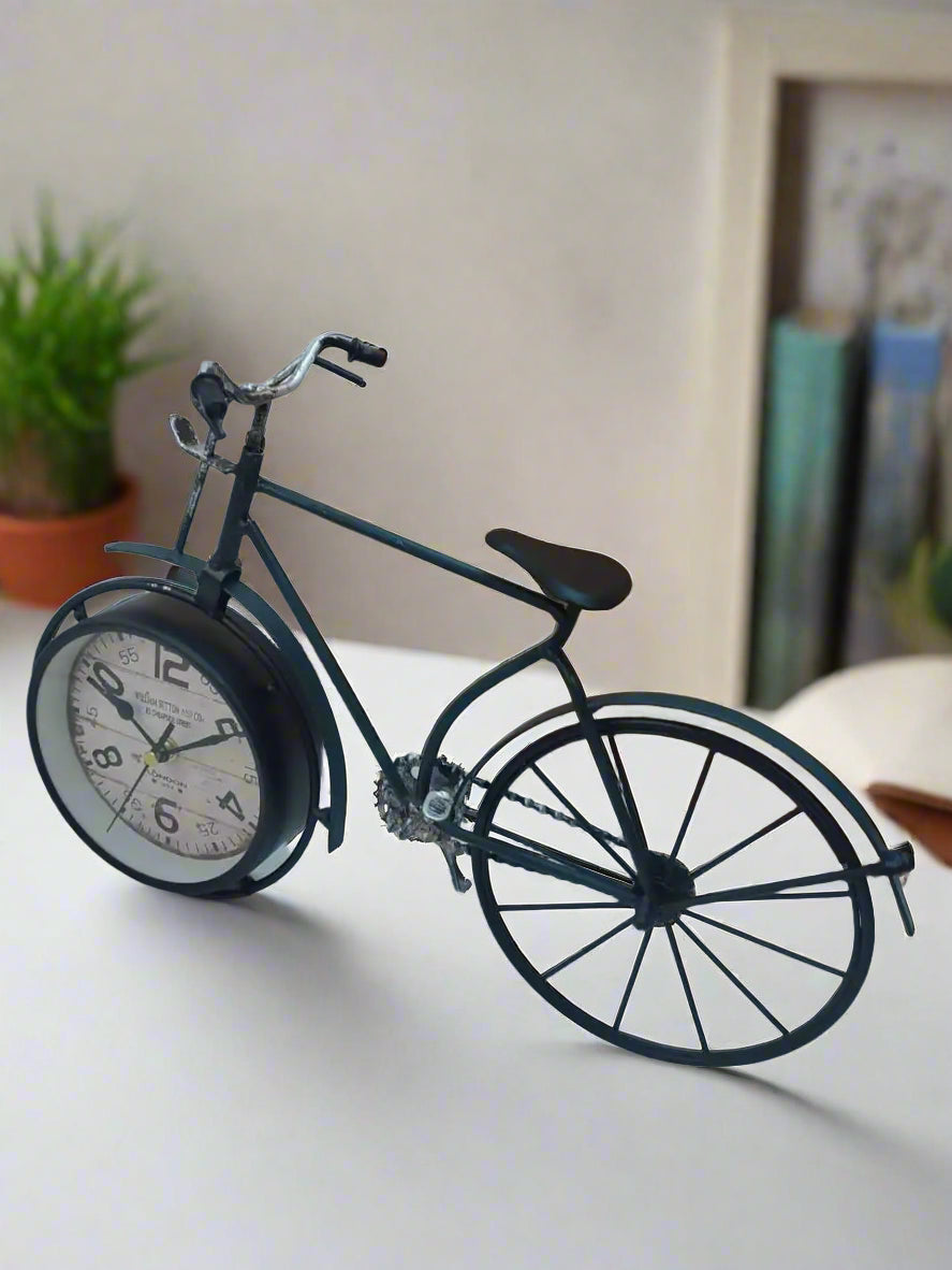 Horloge de Table Vintage en Forme de Vélo – Design Créatif en Métal – Silencieuse et Élégante pour Chambre, Bureau et Dortoir