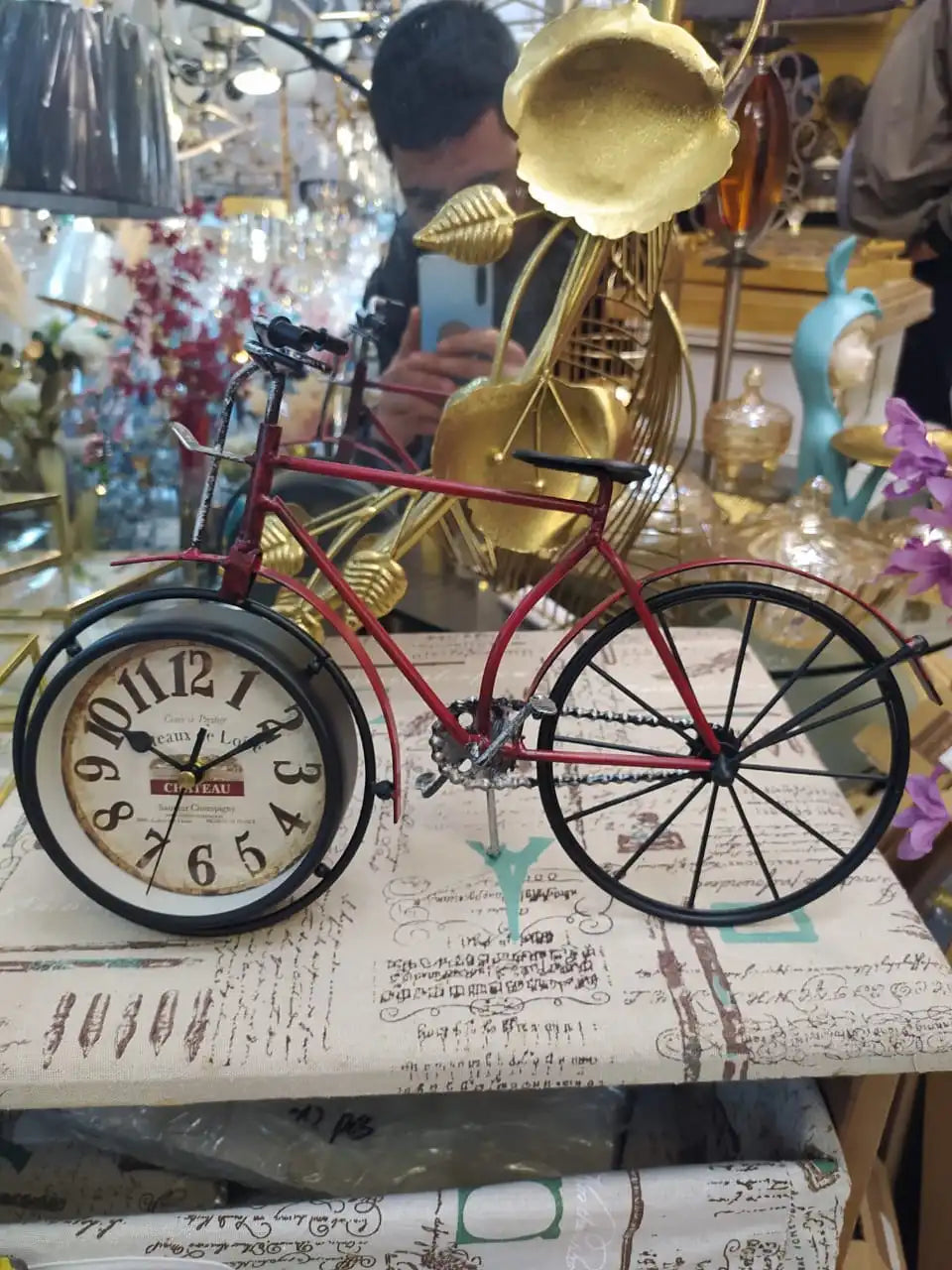 Horloge de Table Vintage en Forme de Vélo – Design Créatif en Métal – Silencieuse et Élégante pour Chambre, Bureau et Dortoir