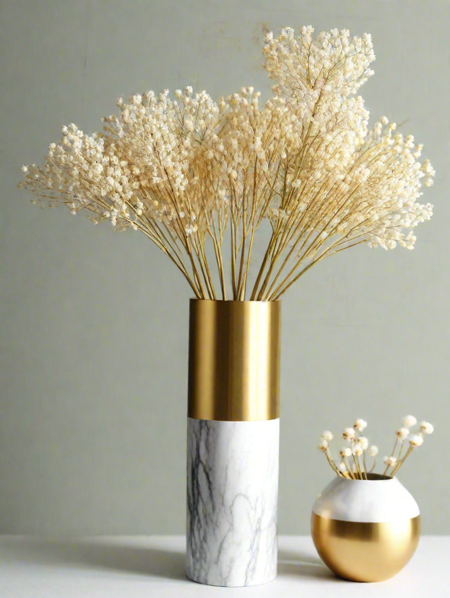 Vase en Métal Doré Imitation Marbre - Décoration Florale Élégante