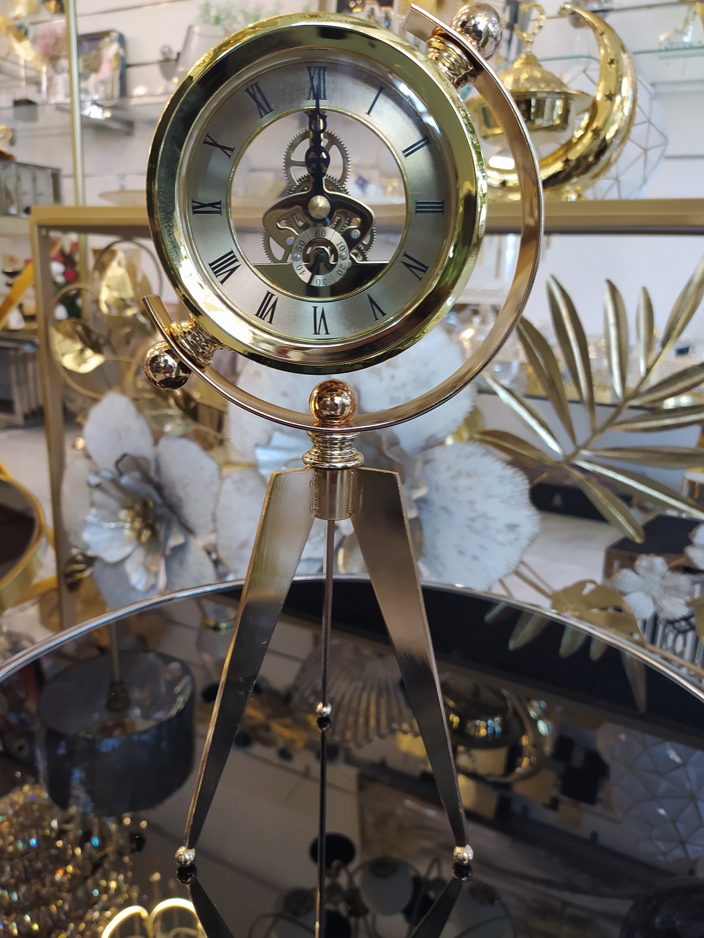 Horloge de Bureau Moderne en Métal – 30cm, Quartz Silencieux – Élégante Décoration pour Salon & Bureau