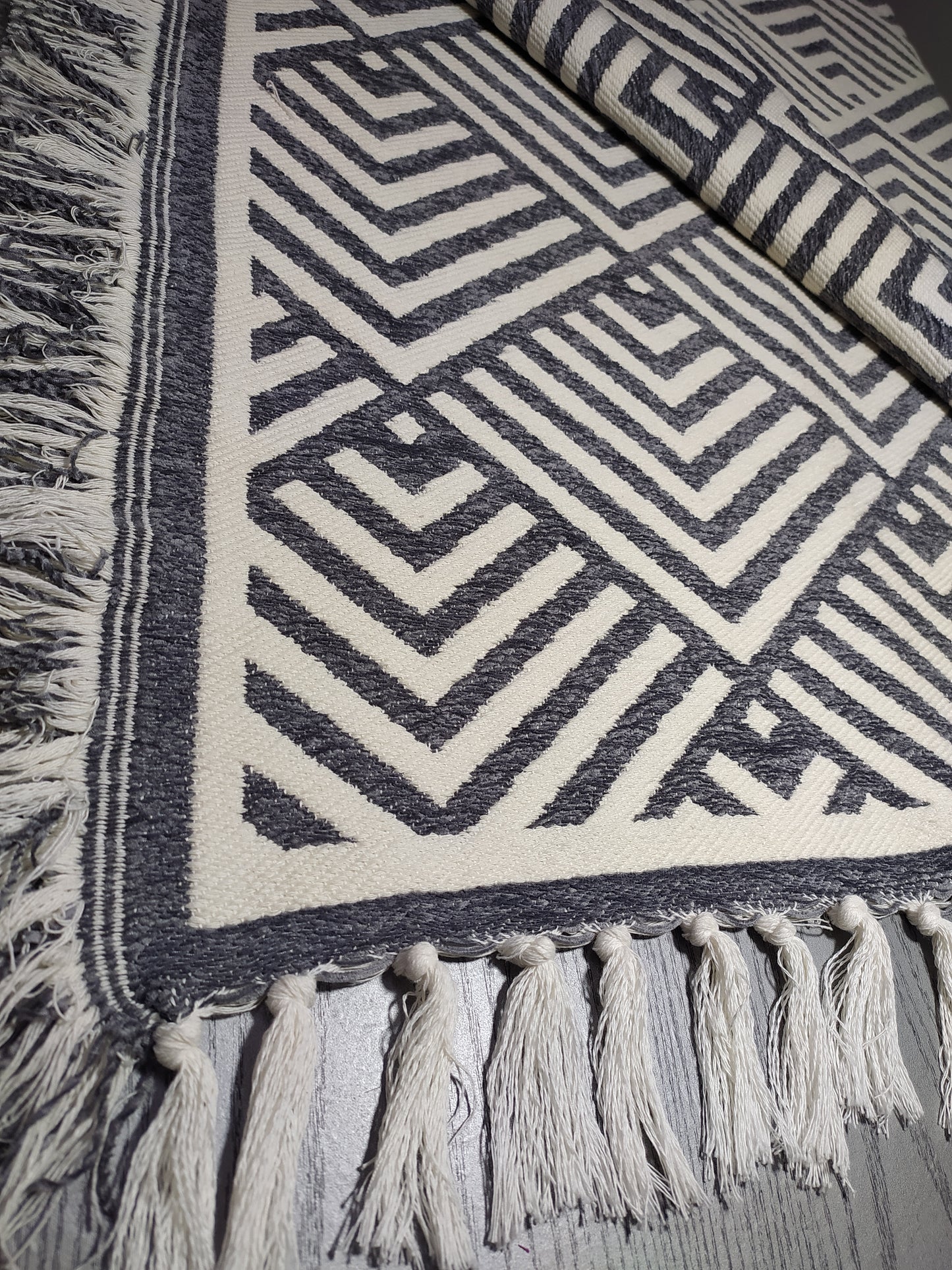 Tapis Tissé "Évasion Marine" – Par Chikh Essouk