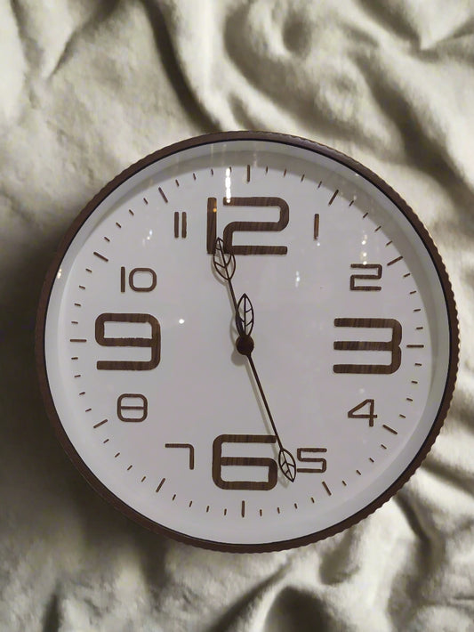 L'HORLOGE MURALE QUI ALLIE STYLE VINTAGE & TECHNOLOGIE SILENCIEUSE - 100% CHARME RÉTRO !