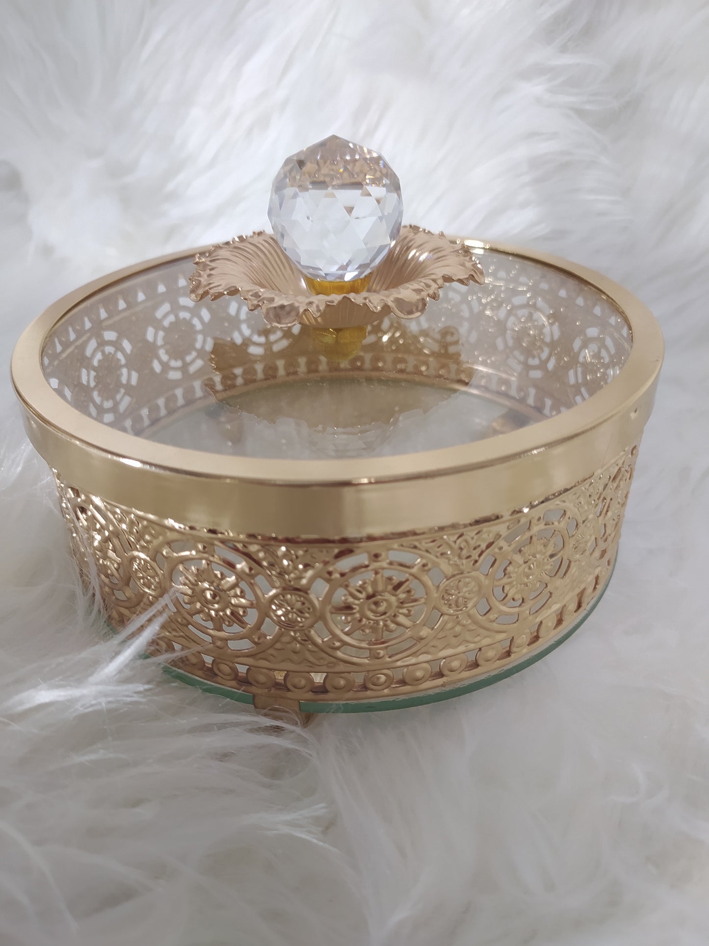 Bonbonnière Royale Dorée avec Bulle en Verre – Élégance et Brillance pour Vos Célébrations 💎