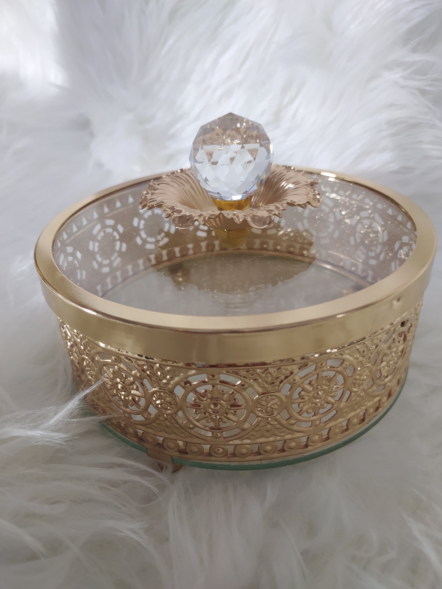 Bonbonnière Royale Dorée avec Bulle en Verre – Élégance et Brillance pour Vos Célébrations 💎