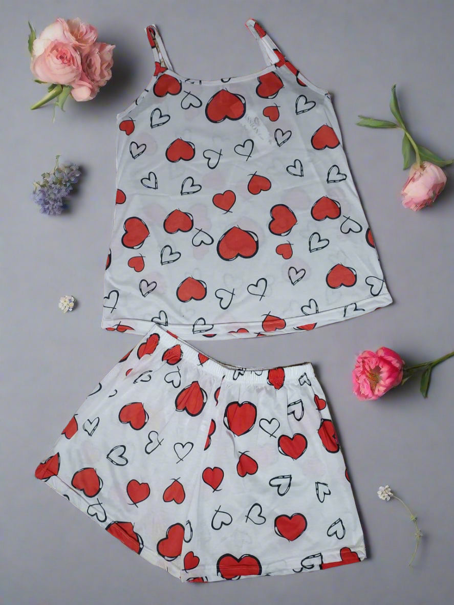 Ensemble de Pyjama à Cœurs – Short & Top à Fines Brides 100% Coton