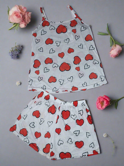 Ensemble de Pyjama à Cœurs – Short & Top à Fines Brides 100% Coton