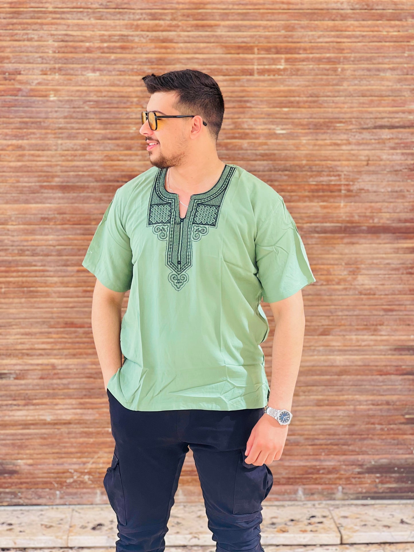T-shirt traditionnel